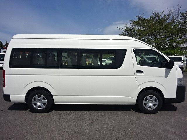 TOYOTA HIACE COMMUTER SUPER LONG DX 2020
