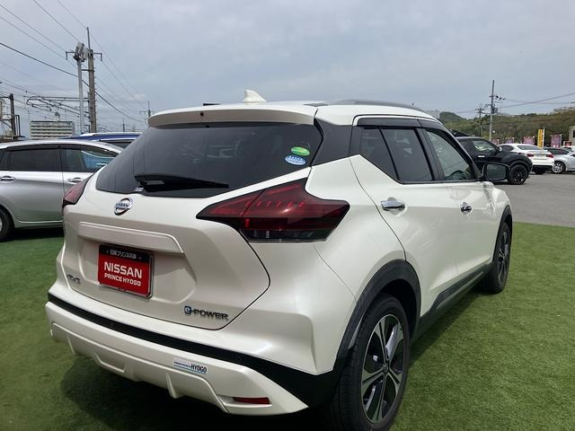 NISSAN KICKS X