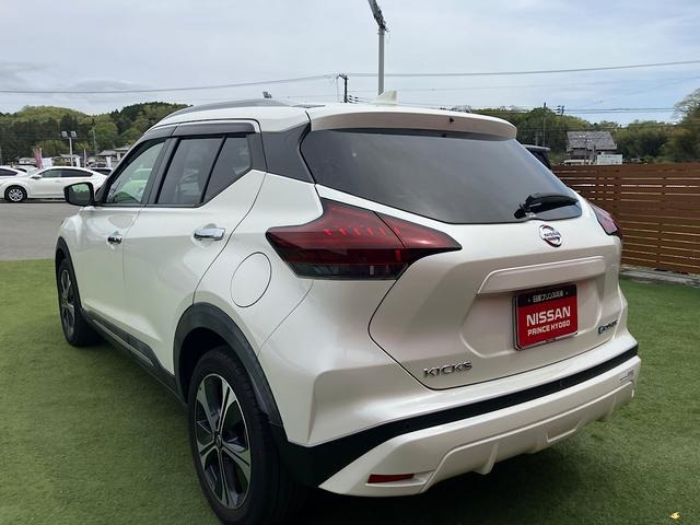 NISSAN KICKS X